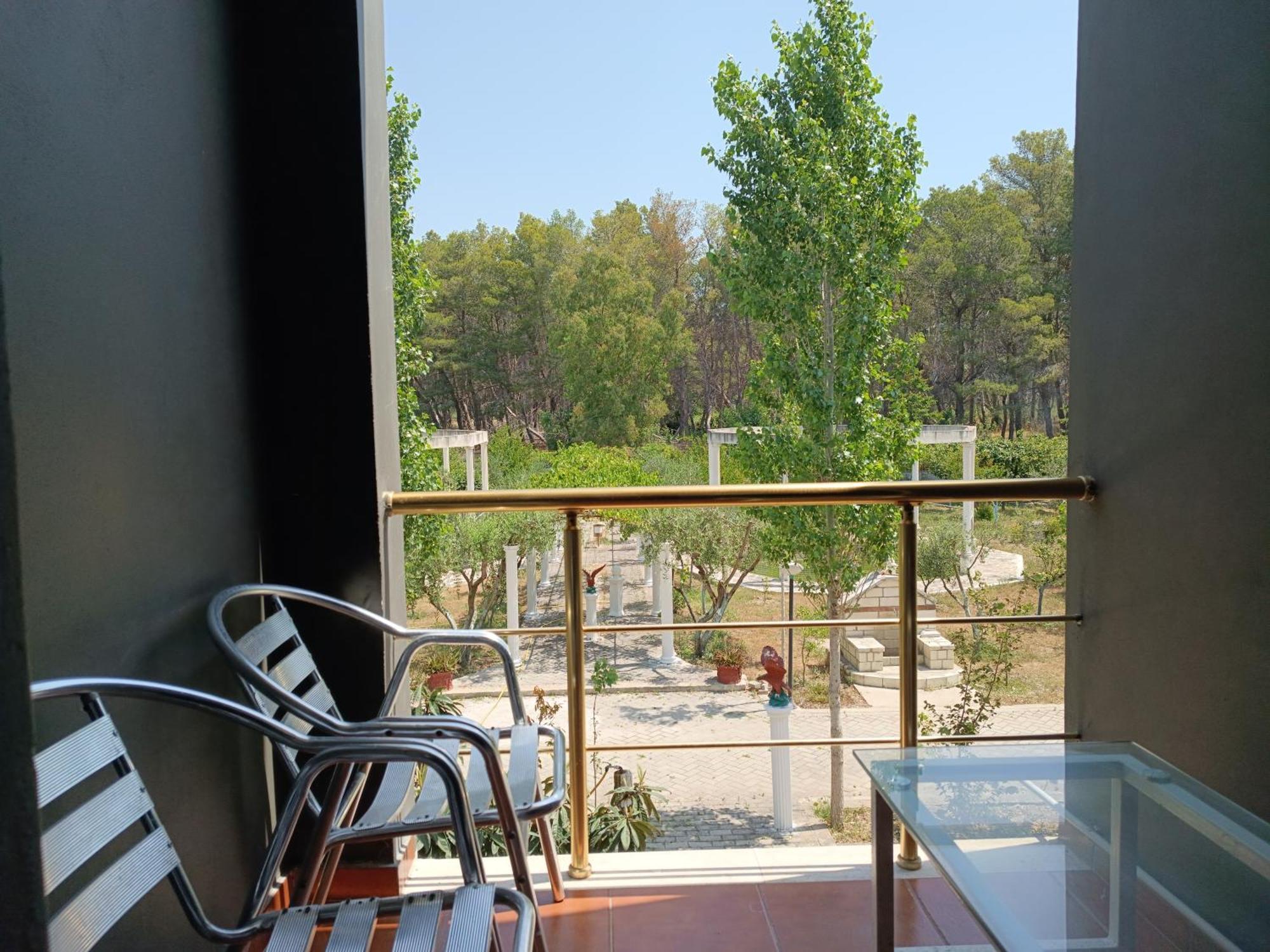 فندق Kavalona Park فلورا الغرفة الصورة